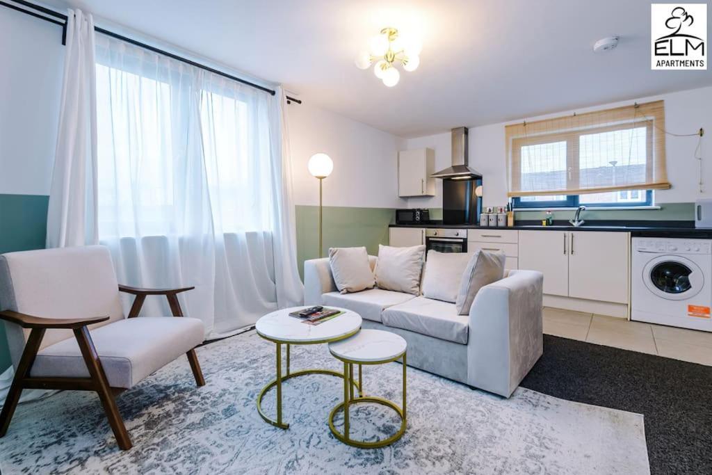Cozy 1 Bedroom Apartment, Prime Location , Free Parking Manchester Exteriör bild