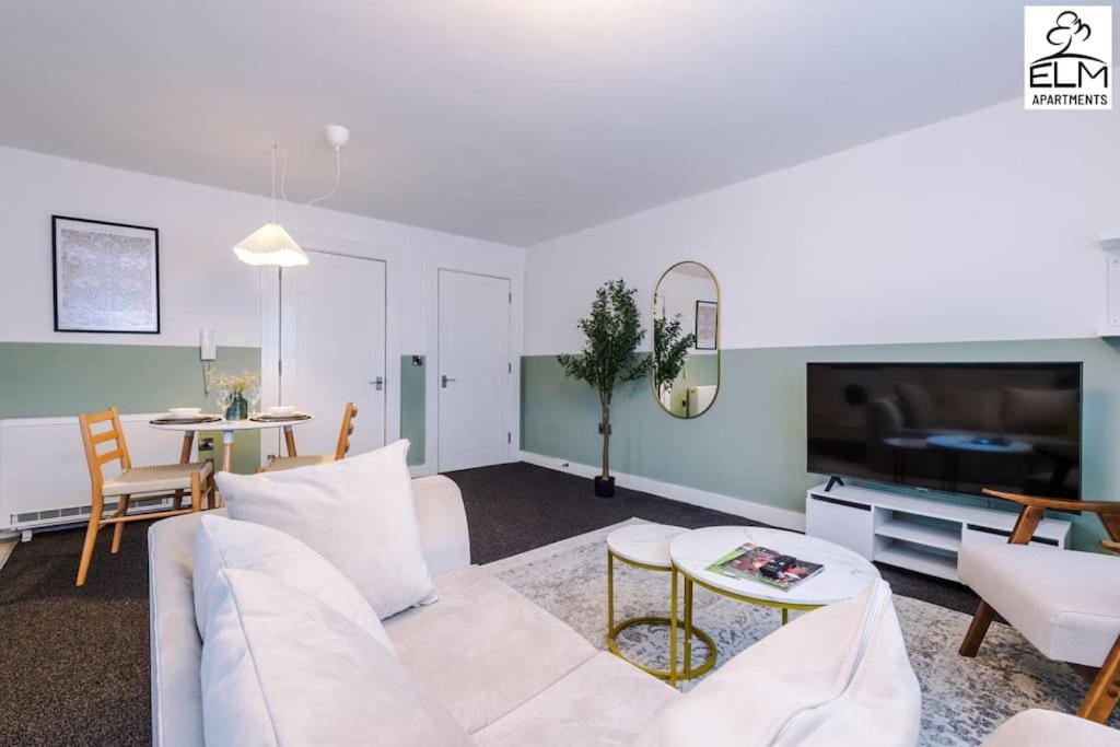 Cozy 1 Bedroom Apartment, Prime Location , Free Parking Manchester Exteriör bild