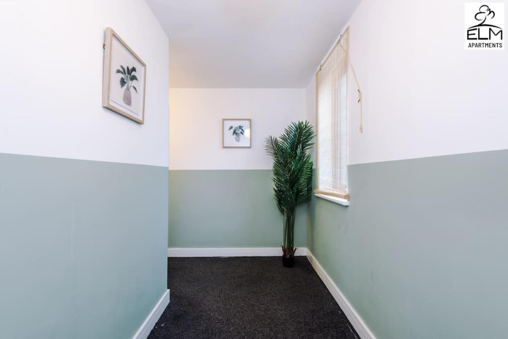 Cozy 1 Bedroom Apartment, Prime Location , Free Parking Manchester Exteriör bild