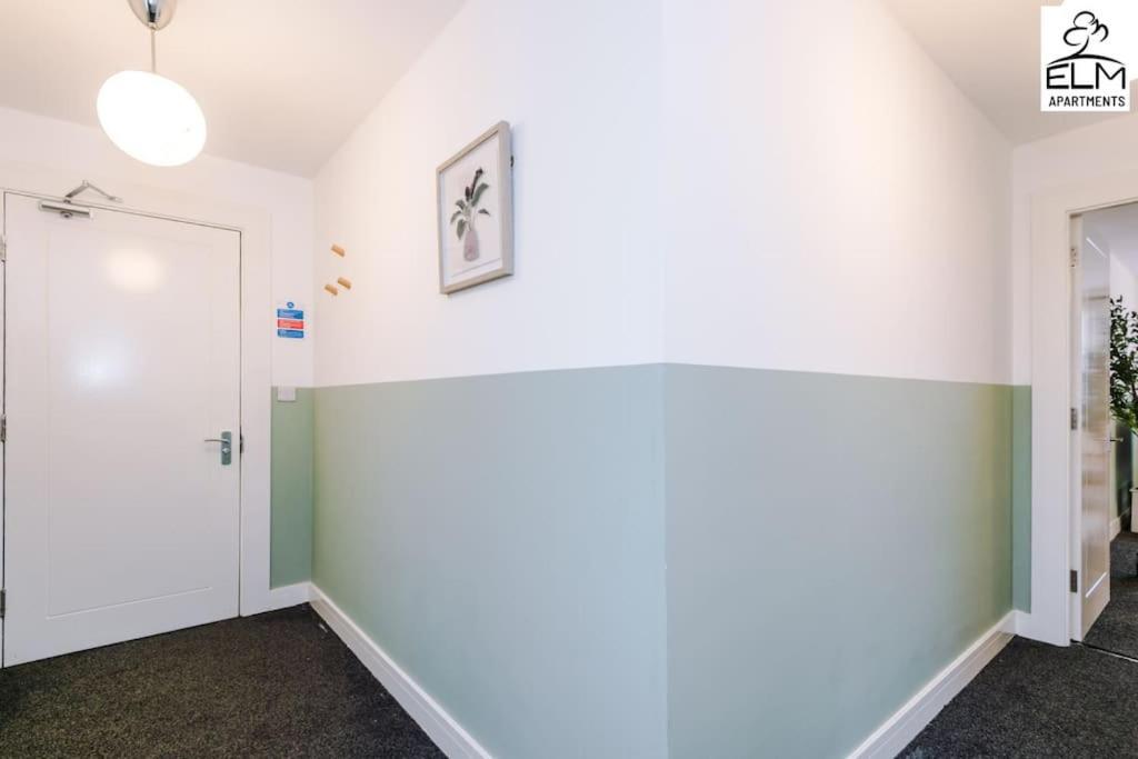 Cozy 1 Bedroom Apartment, Prime Location , Free Parking Manchester Exteriör bild