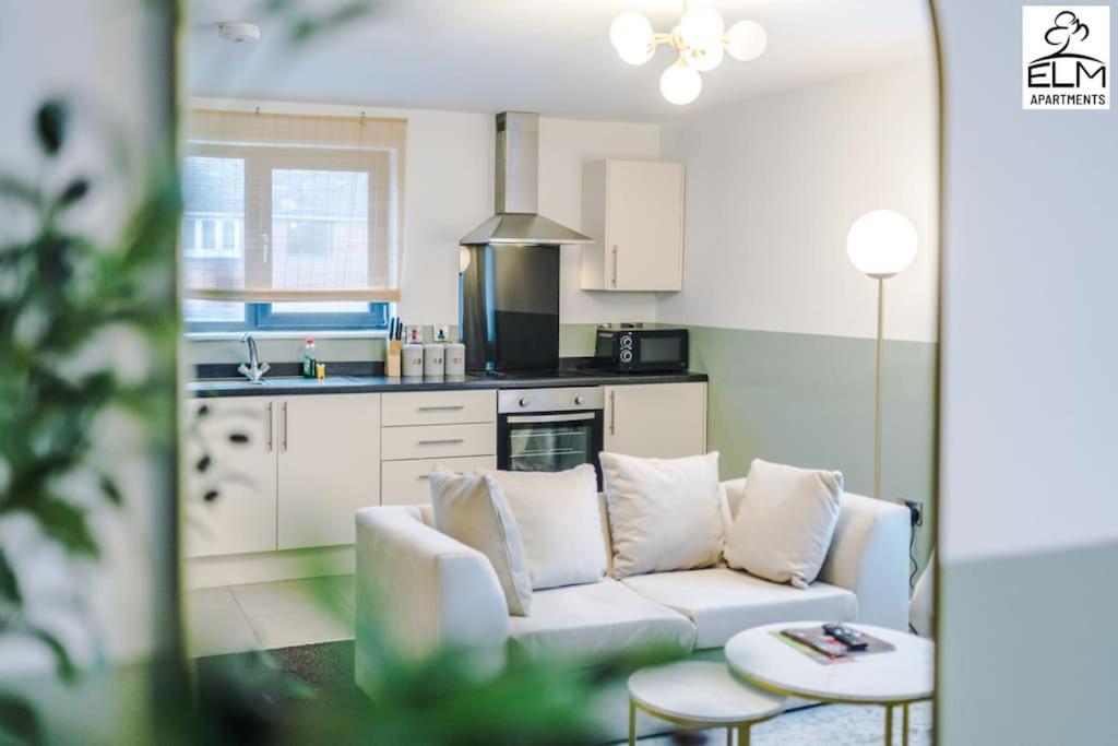 Cozy 1 Bedroom Apartment, Prime Location , Free Parking Manchester Exteriör bild
